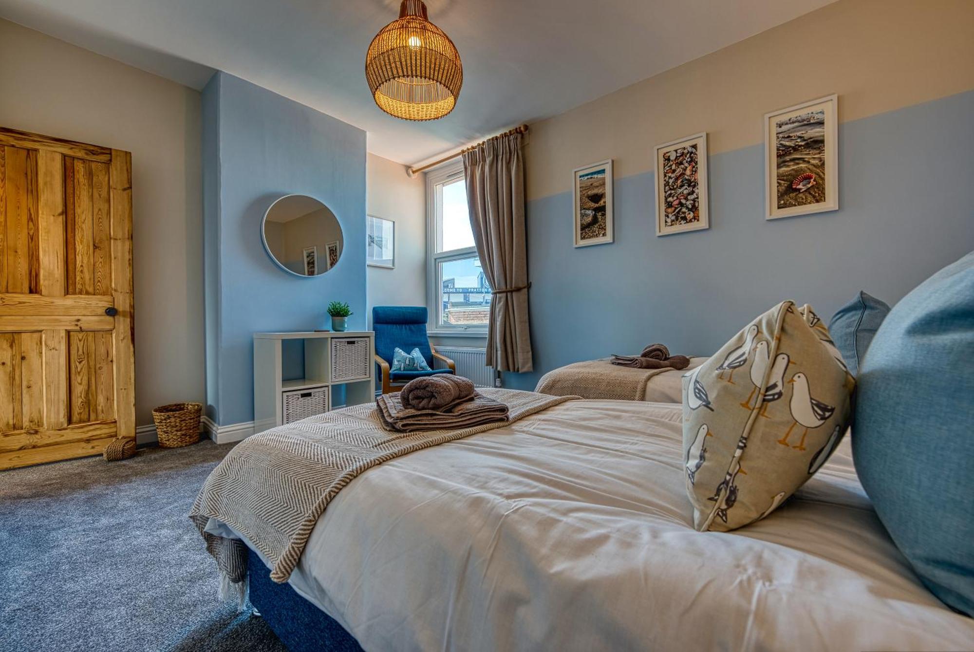 2 Bedrooms Modern, Stunning & Stylish Contractor House, Prime Portsmouth Location With Free Parking Permit, Summer Special Offer!! - By Blue Puffin Stays Экстерьер фото
