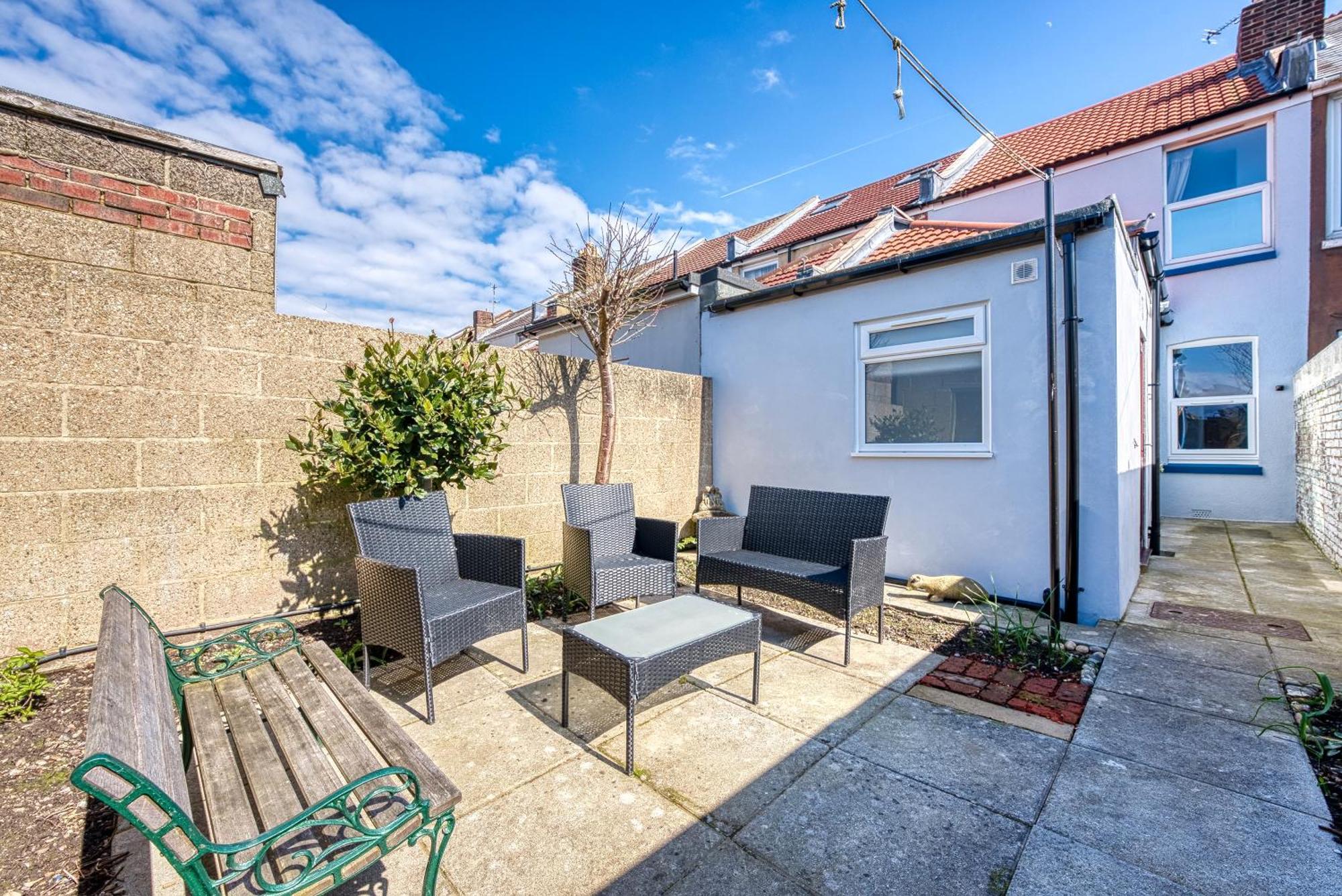 2 Bedrooms Modern, Stunning & Stylish Contractor House, Prime Portsmouth Location With Free Parking Permit, Summer Special Offer!! - By Blue Puffin Stays Экстерьер фото