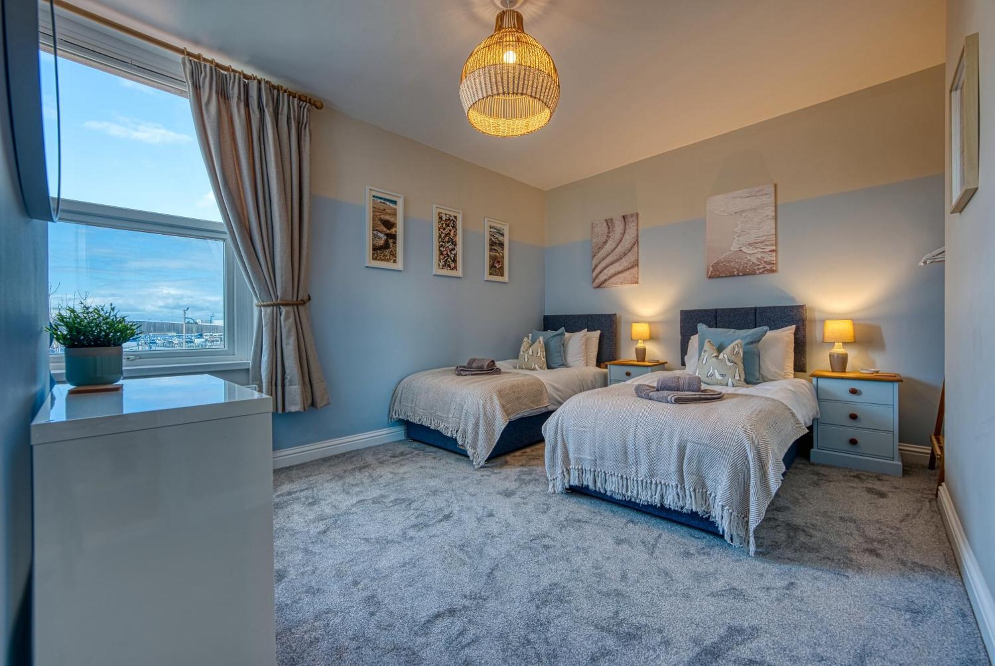 2 Bedrooms Modern, Stunning & Stylish Contractor House, Prime Portsmouth Location With Free Parking Permit, Summer Special Offer!! - By Blue Puffin Stays Экстерьер фото