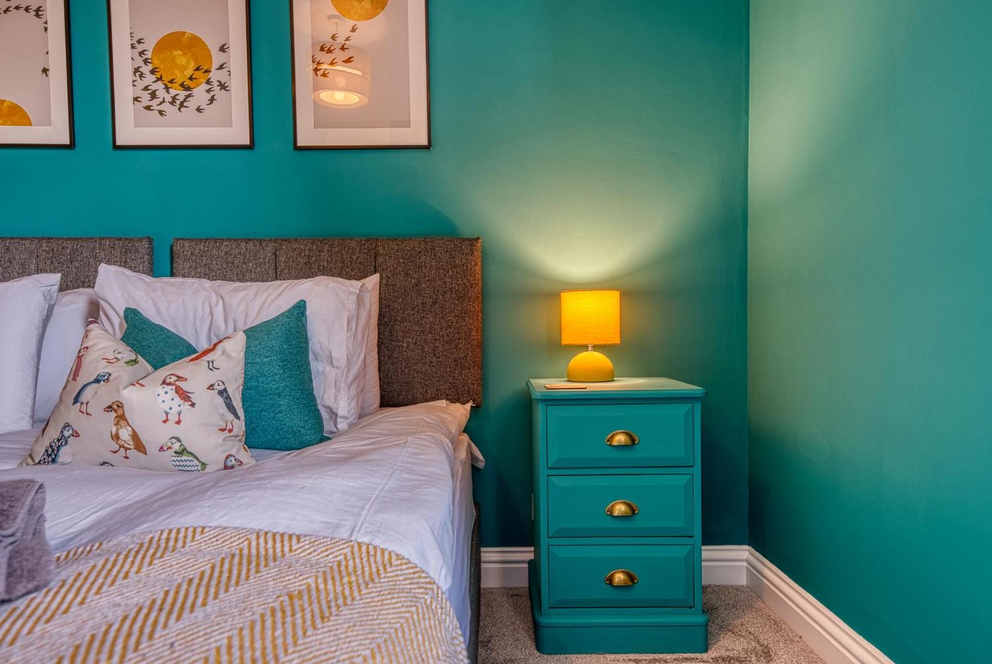 2 Bedrooms Modern, Stunning & Stylish Contractor House, Prime Portsmouth Location With Free Parking Permit, Summer Special Offer!! - By Blue Puffin Stays Экстерьер фото