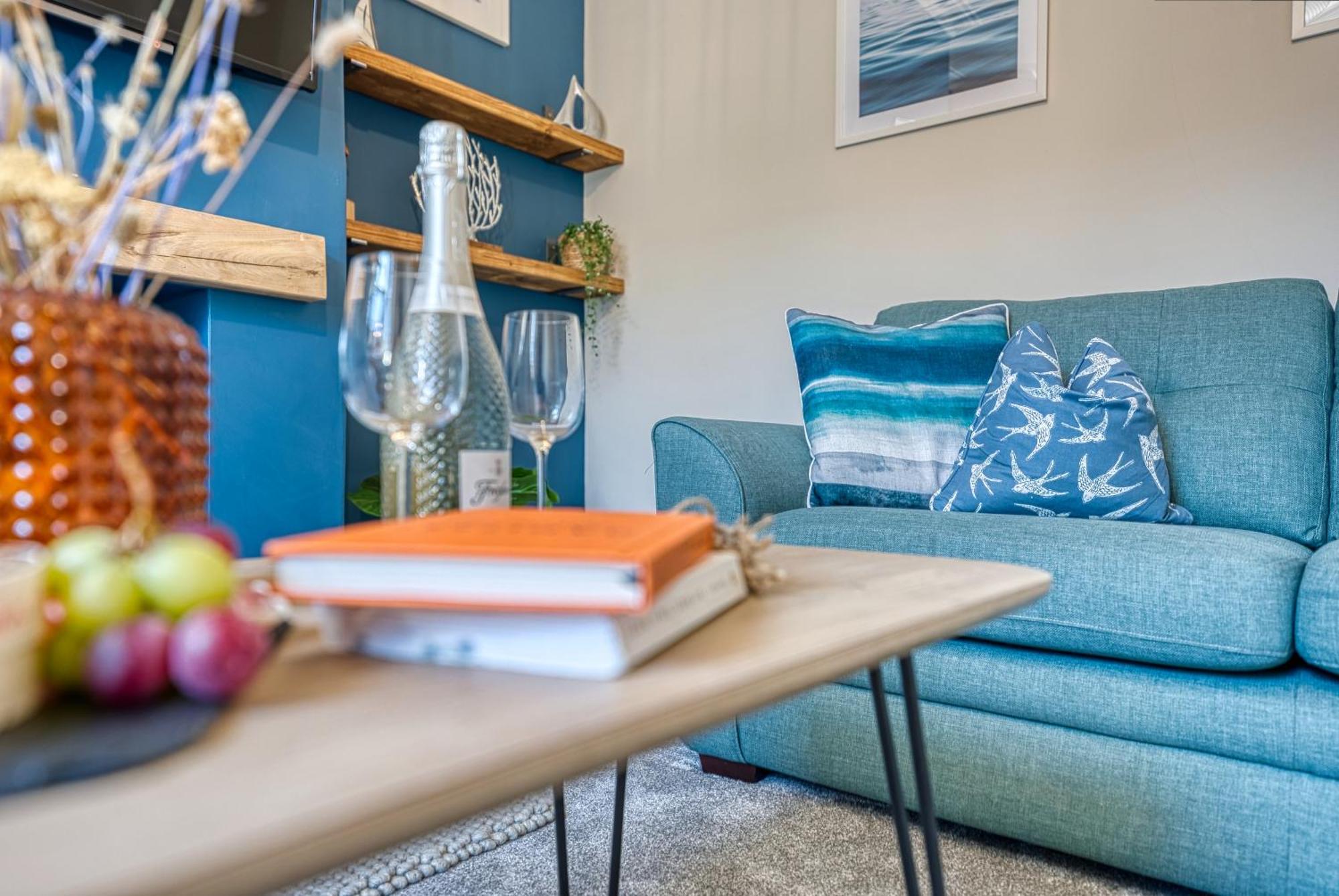 2 Bedrooms Modern, Stunning & Stylish Contractor House, Prime Portsmouth Location With Free Parking Permit, Summer Special Offer!! - By Blue Puffin Stays Экстерьер фото