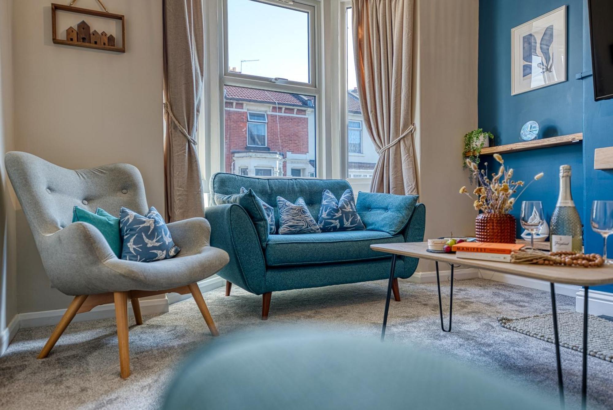 2 Bedrooms Modern, Stunning & Stylish Contractor House, Prime Portsmouth Location With Free Parking Permit, Summer Special Offer!! - By Blue Puffin Stays Экстерьер фото