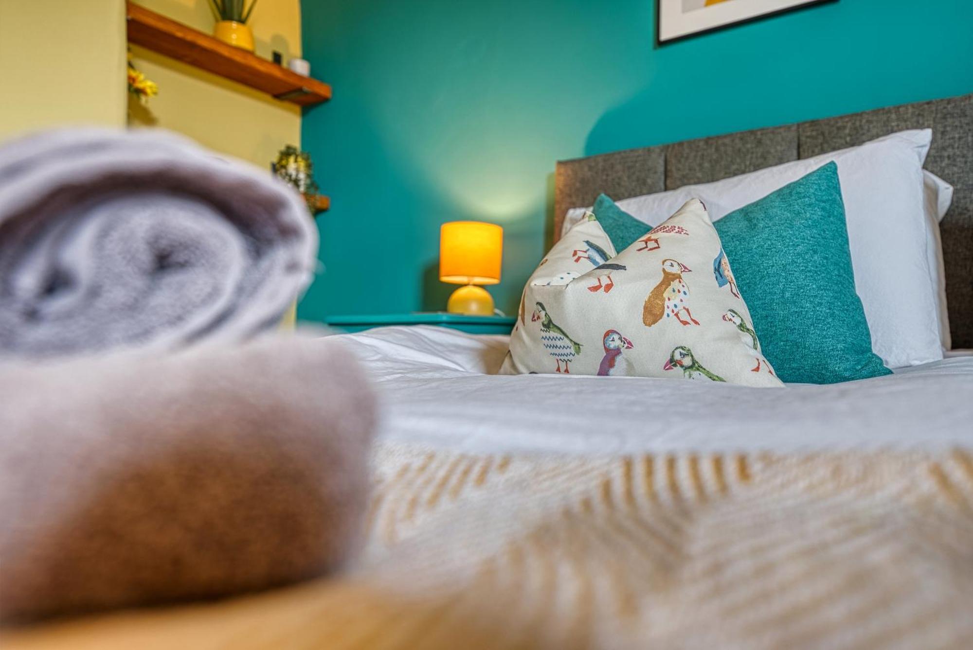 2 Bedrooms Modern, Stunning & Stylish Contractor House, Prime Portsmouth Location With Free Parking Permit, Summer Special Offer!! - By Blue Puffin Stays Экстерьер фото